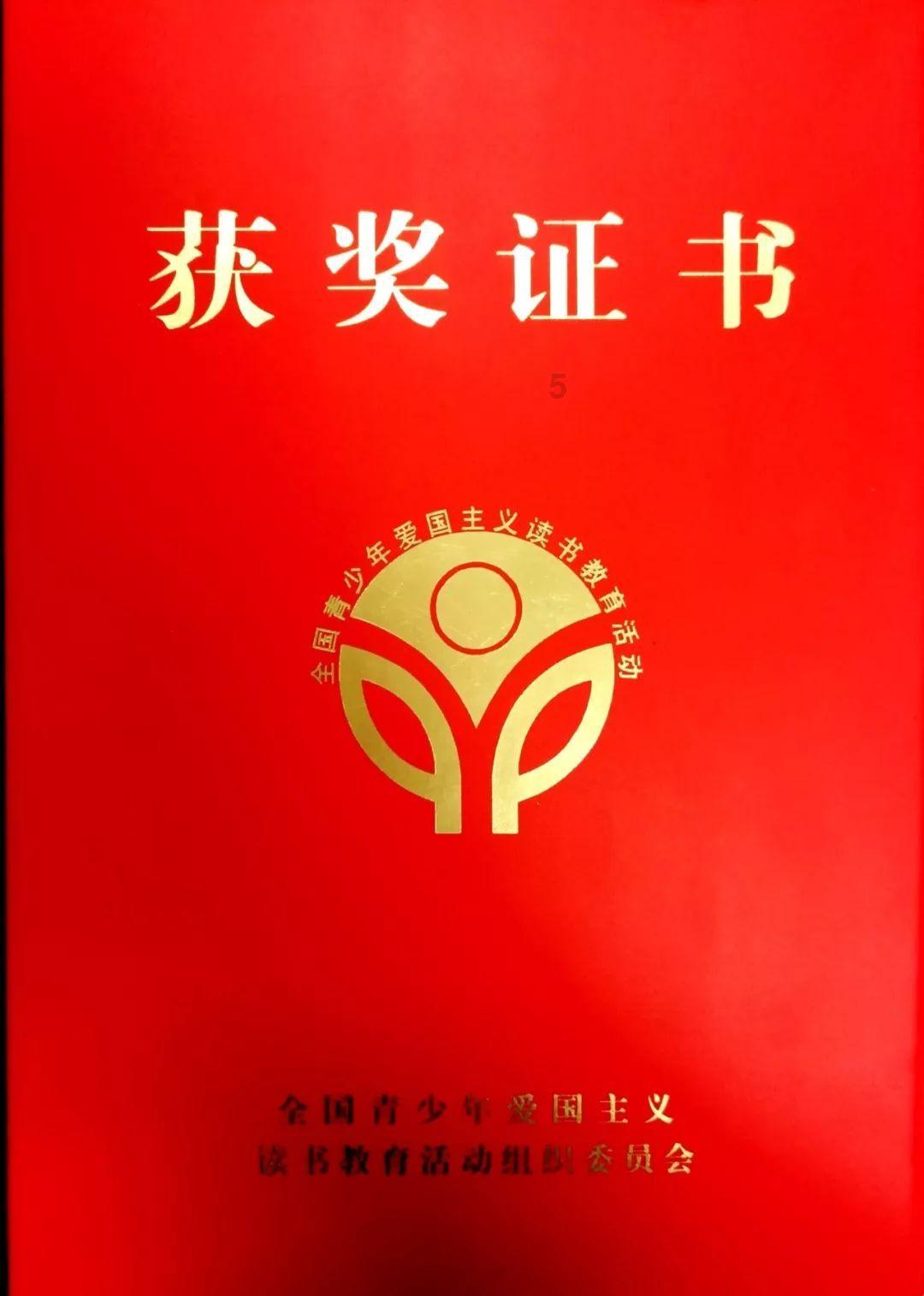 一个男生天天给女生发早晚安，女生从来都没有回复，他坚持3年，男生是图啥？游戏画面